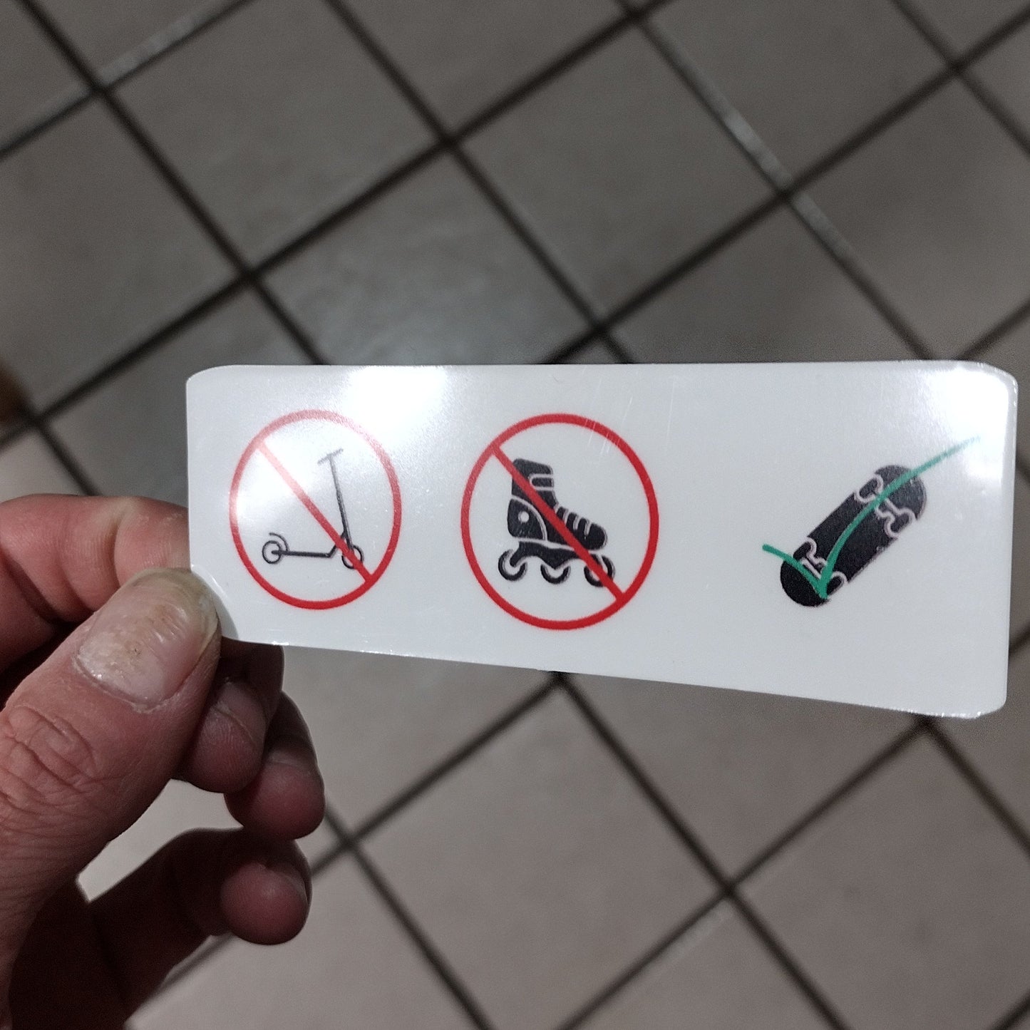 Skater approved (sticker)