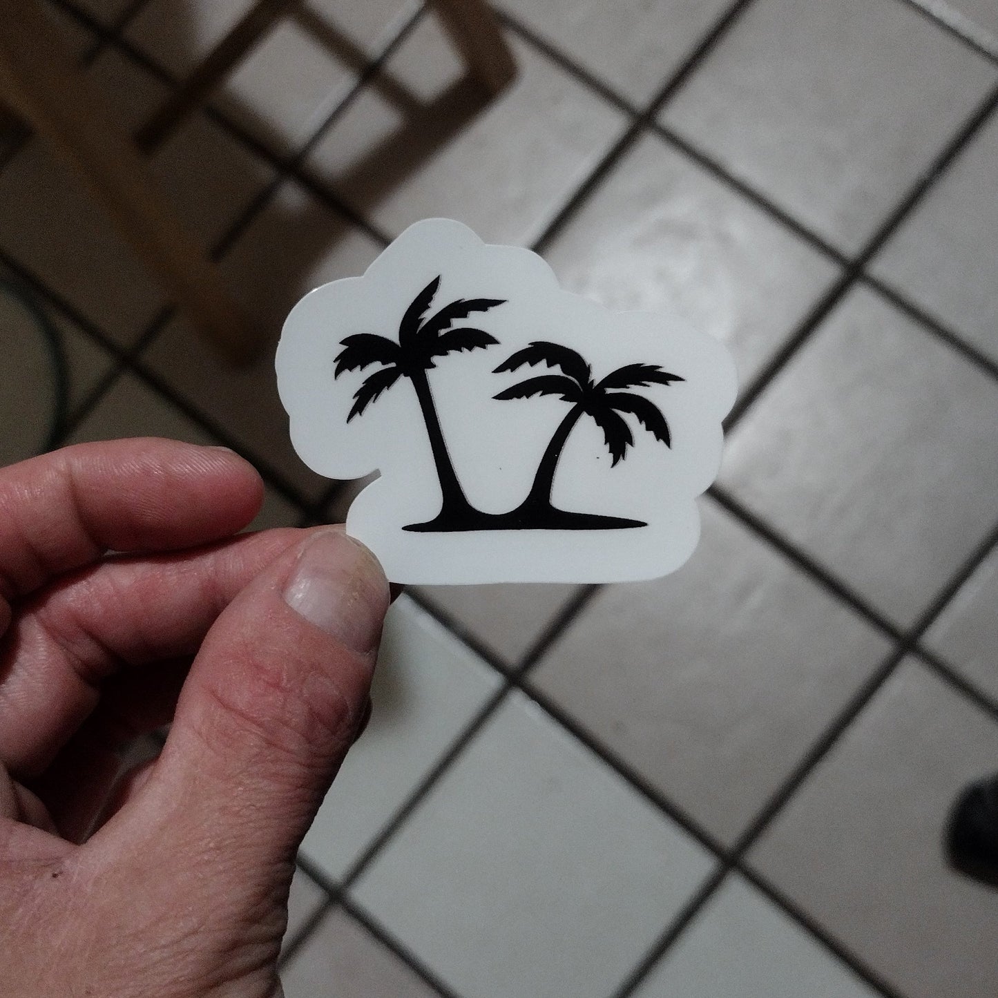 Calm palm (sticker)