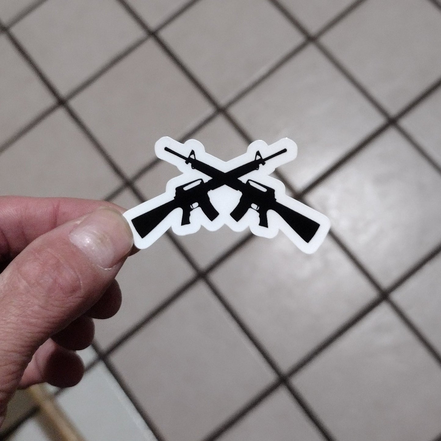 Crossed M-16s (sticker / vinyl)